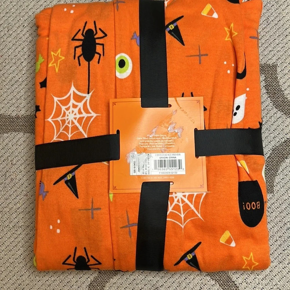 Hyde & Eek Halloween matching long sleeve shirt long pants pajama set - Picture 5 of 5